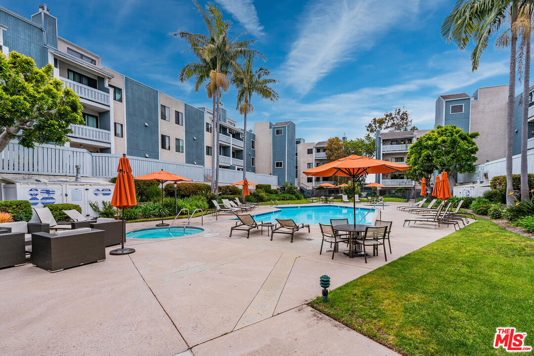8160 Manitoba St Apt 111